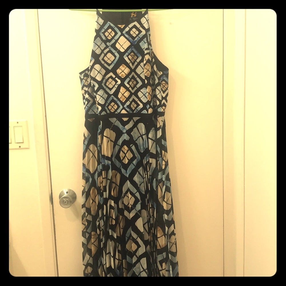 Beautiful pleated maxi halter dress
